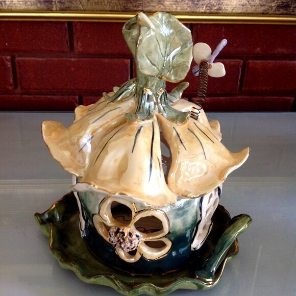 Blue Sky Clay Works Tulip Flower Mushroom House and Underplate Tealight Holder - Picture 2 of 8